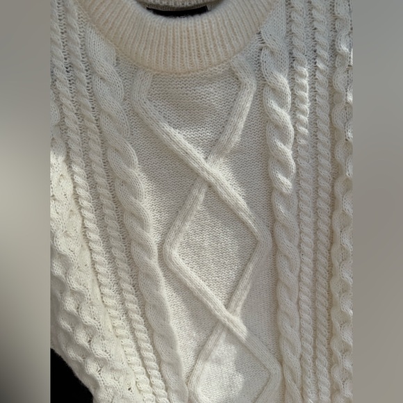 Vamtac Off White Crew Neck Aran Knit Sweater - Picture 3 of 5
